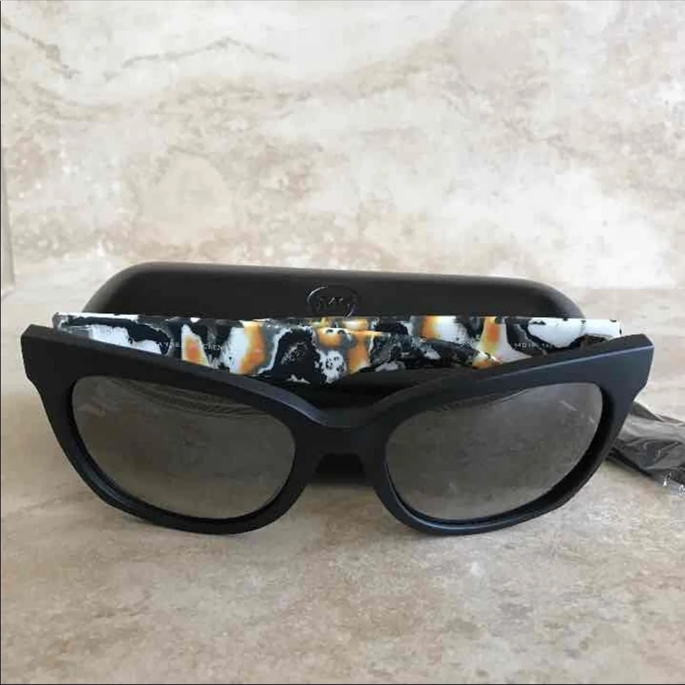 Alexander McQueen sunglasses - Picture 3 of 7